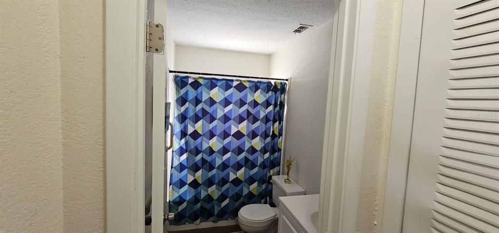 Под контрактом: $199,900 (2 спален, 1 ванн, 904 Квадратных фут)