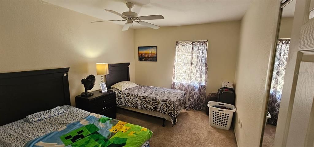 Под контрактом: $199,900 (2 спален, 1 ванн, 904 Квадратных фут)