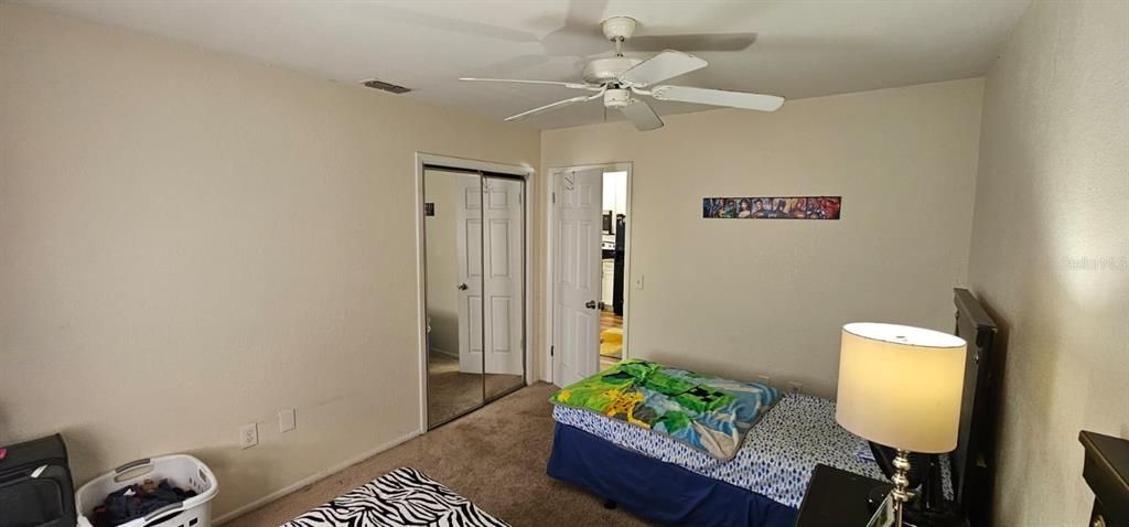 Под контрактом: $199,900 (2 спален, 1 ванн, 904 Квадратных фут)