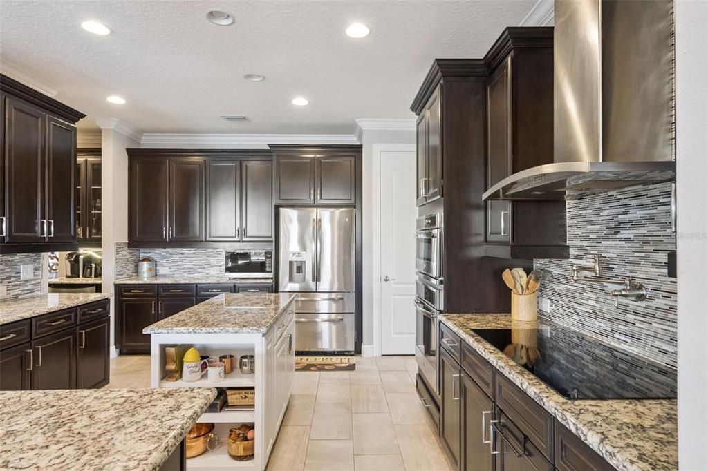 Active With Contract: $1,690,000 (6 beds, 6 baths, 5006 Square Feet)