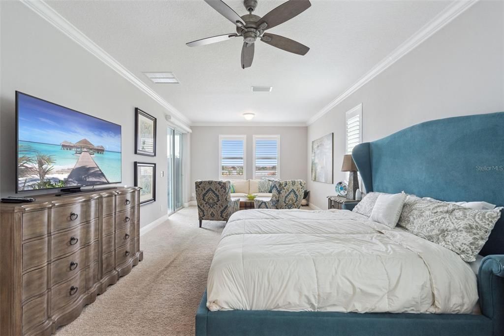 Active With Contract: $1,690,000 (6 beds, 6 baths, 5006 Square Feet)