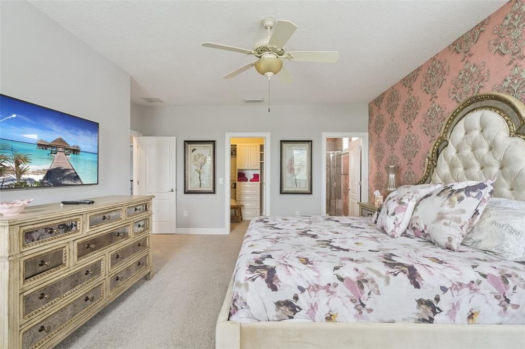 Active With Contract: $1,690,000 (6 beds, 6 baths, 5006 Square Feet)