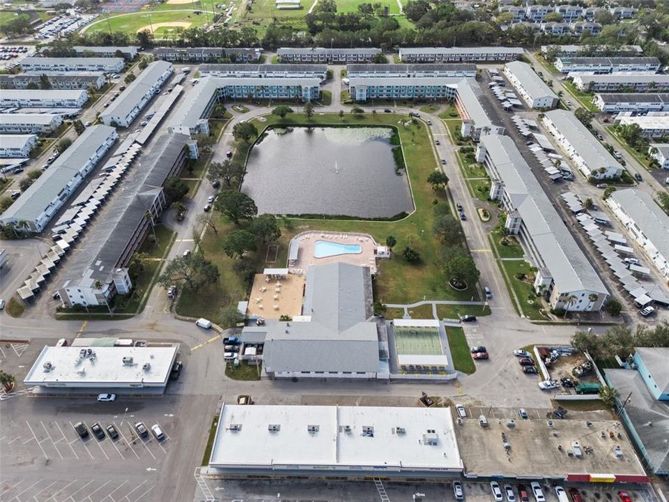 Active With Contract: $159,900 (2 beds, 2 baths, 870 Square Feet)