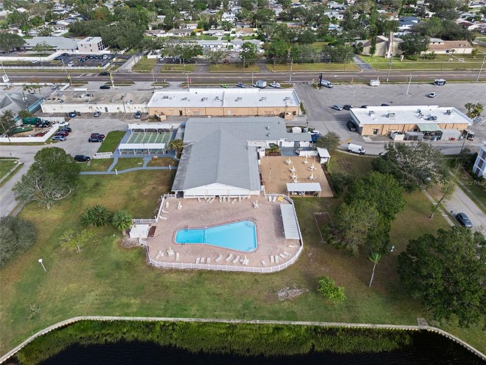 Active With Contract: $159,900 (2 beds, 2 baths, 870 Square Feet)