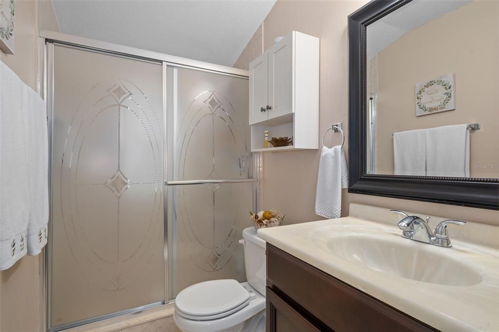 Active With Contract: $159,900 (2 beds, 2 baths, 870 Square Feet)