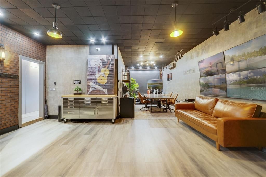 待售: $1,600,000 (5 贝兹, 4 浴室, 3904 平方英尺)