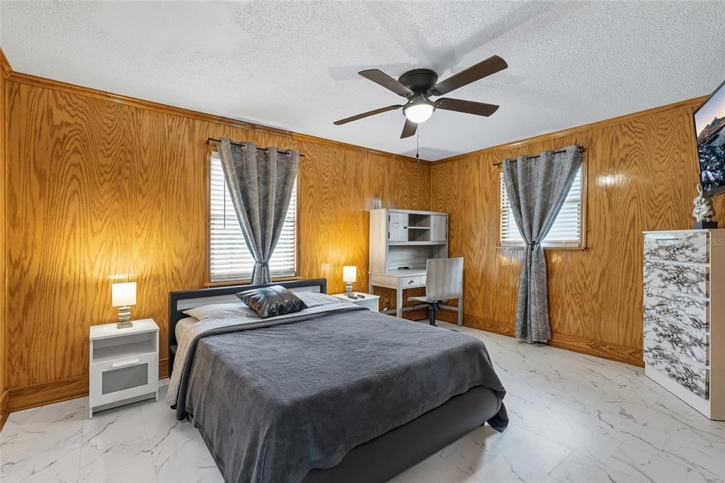 En Venta: $790,000 (5 camas, 3 baños, 2345 Pies cuadrados)