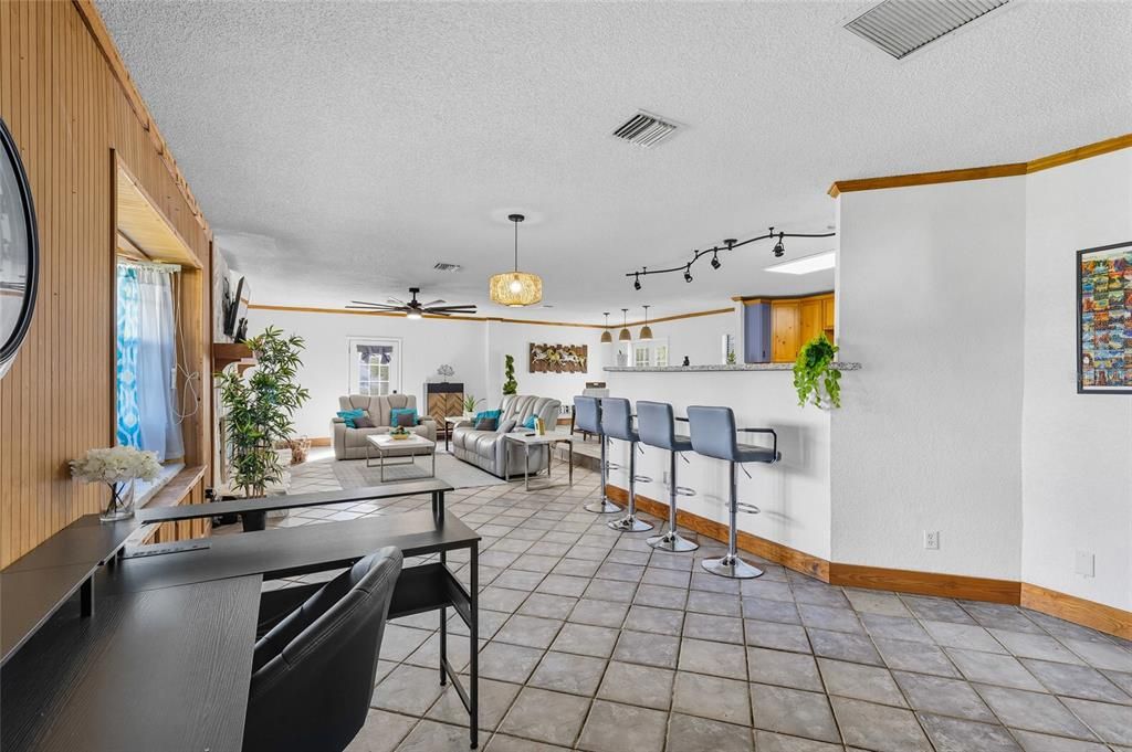 En Venta: $790,000 (5 camas, 3 baños, 2345 Pies cuadrados)