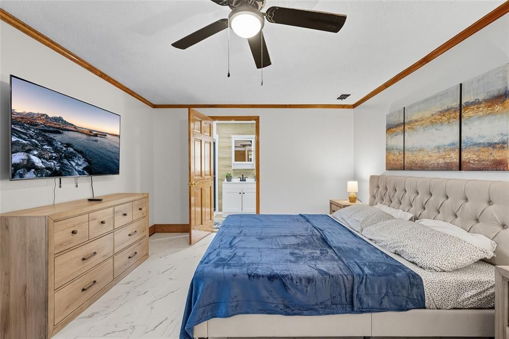 En Venta: $790,000 (5 camas, 3 baños, 2345 Pies cuadrados)