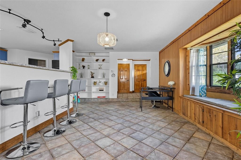 En Venta: $790,000 (5 camas, 3 baños, 2345 Pies cuadrados)