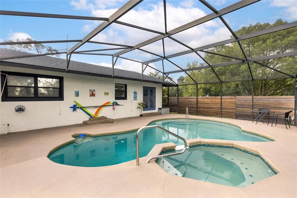 En Venta: $790,000 (5 camas, 3 baños, 2345 Pies cuadrados)