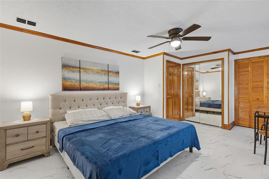 En Venta: $790,000 (5 camas, 3 baños, 2345 Pies cuadrados)