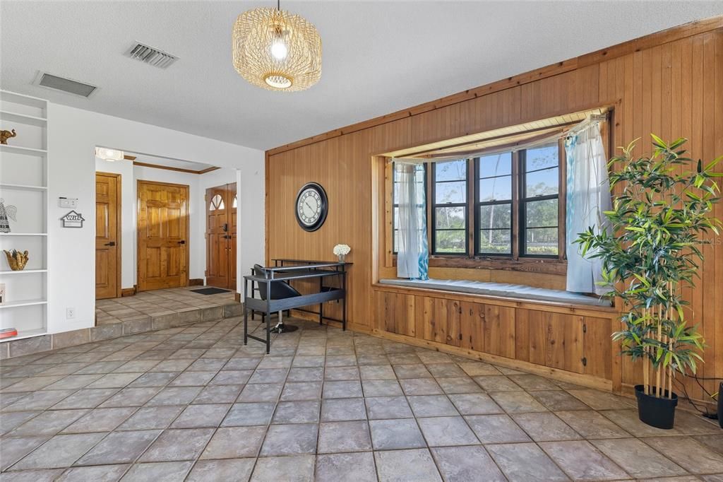 En Venta: $790,000 (5 camas, 3 baños, 2345 Pies cuadrados)