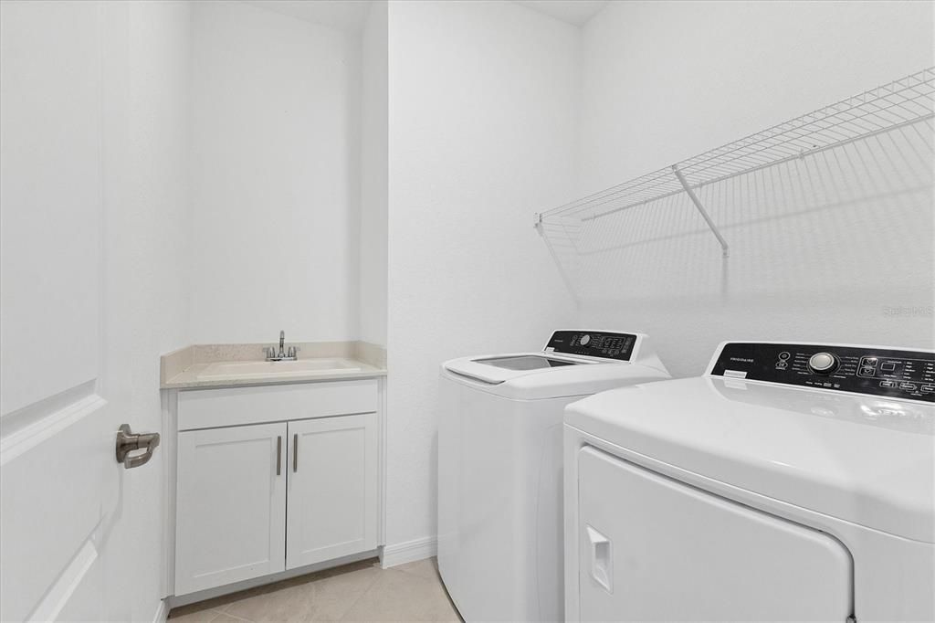 For Rent: $3,000 (3 beds, 3 baths, 2214 Square Feet)