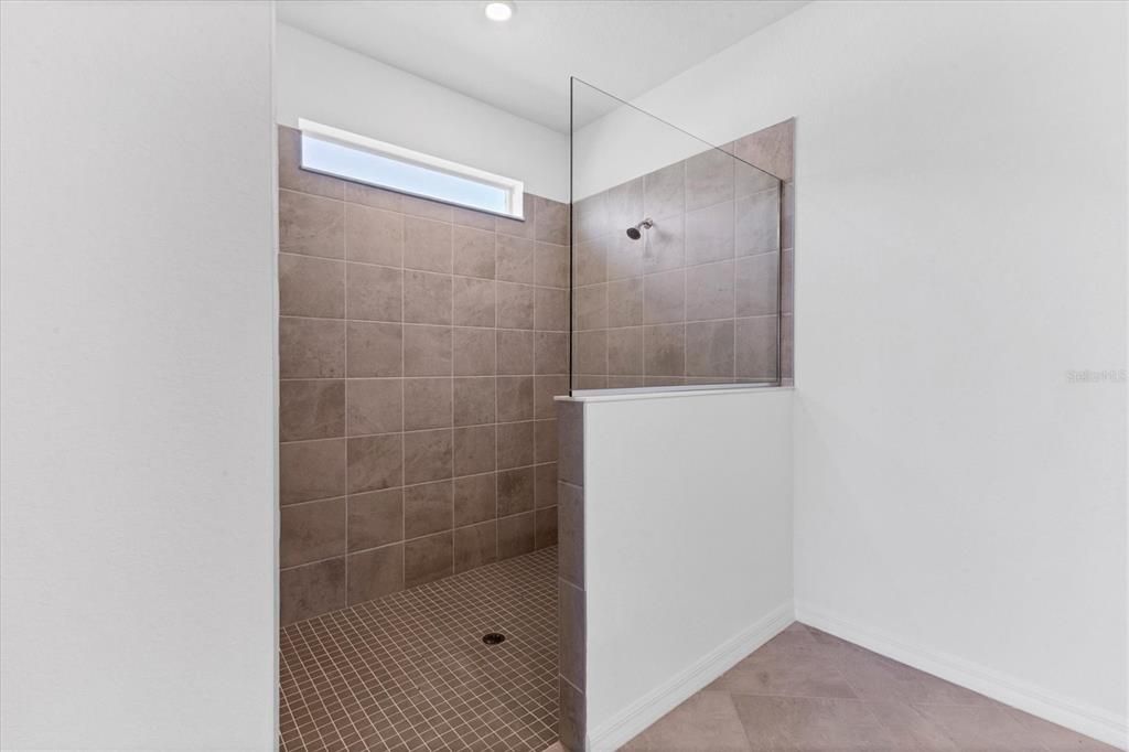 For Rent: $3,000 (3 beds, 3 baths, 2214 Square Feet)