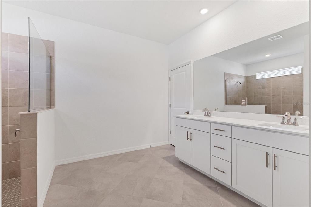 For Rent: $3,000 (3 beds, 3 baths, 2214 Square Feet)