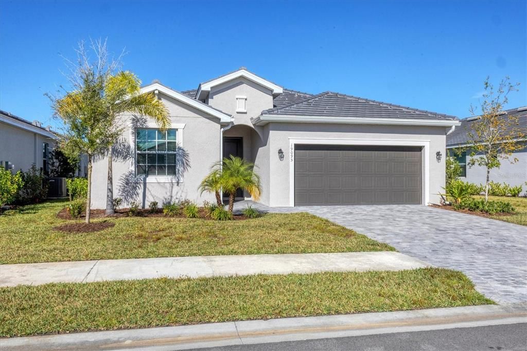 For Rent: $3,000 (3 beds, 3 baths, 2214 Square Feet)