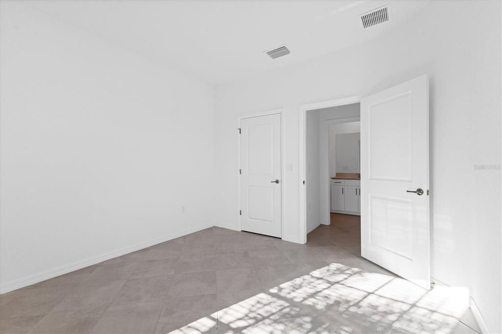 For Rent: $3,000 (3 beds, 3 baths, 2214 Square Feet)