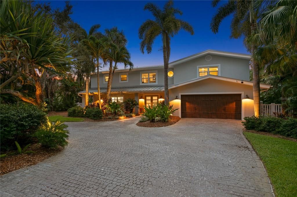 For Sale: $2,999,000 (4 beds, 2 baths, 3262 Square Feet)