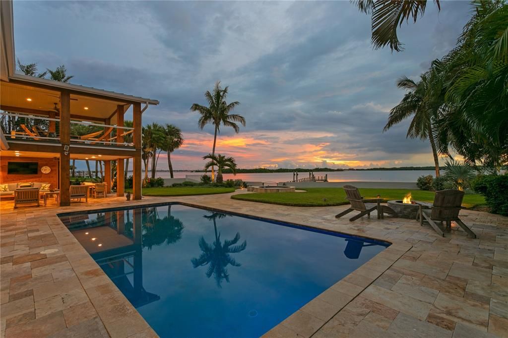 For Sale: $2,999,000 (4 beds, 2 baths, 3262 Square Feet)