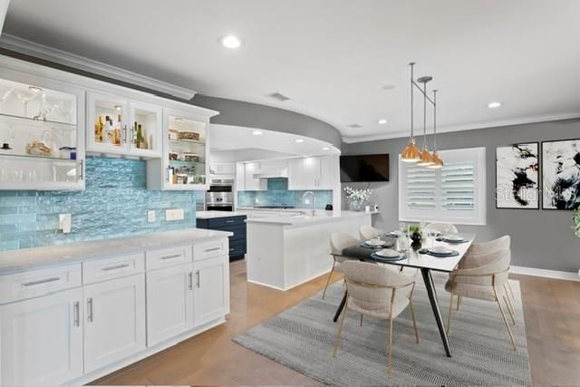 For Sale: $2,999,000 (4 beds, 2 baths, 3262 Square Feet)