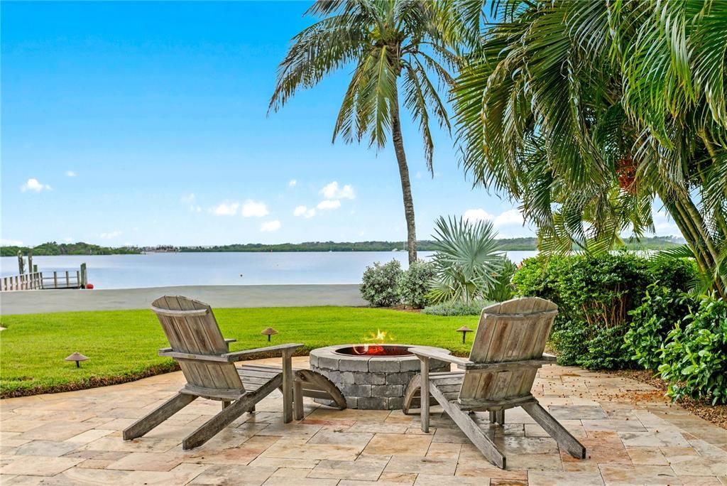 For Sale: $2,999,000 (4 beds, 2 baths, 3262 Square Feet)