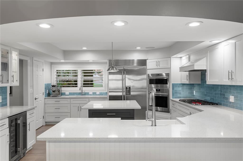 For Sale: $2,999,000 (4 beds, 2 baths, 3262 Square Feet)