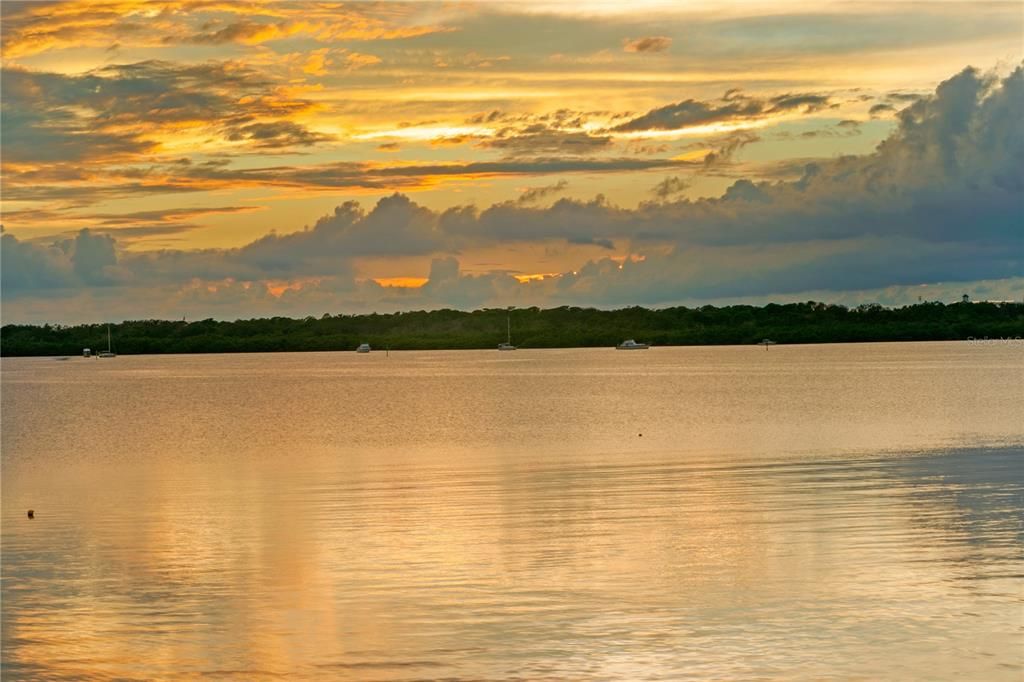 For Sale: $2,999,000 (4 beds, 2 baths, 3262 Square Feet)