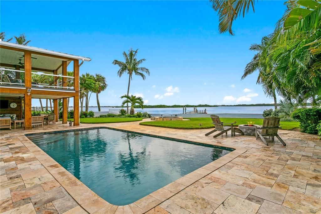 For Sale: $2,999,000 (4 beds, 2 baths, 3262 Square Feet)