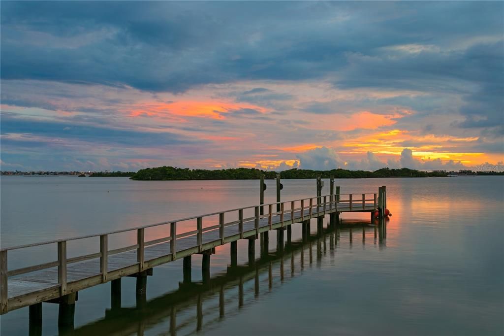 For Sale: $2,999,000 (4 beds, 2 baths, 3262 Square Feet)