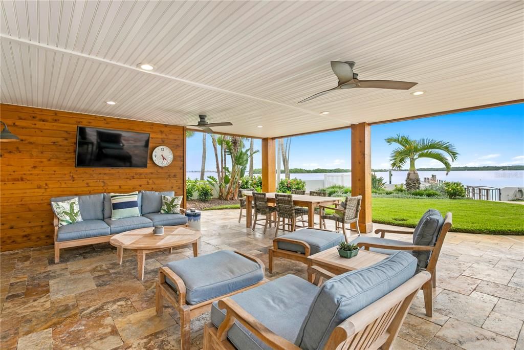 For Sale: $2,999,000 (4 beds, 2 baths, 3262 Square Feet)