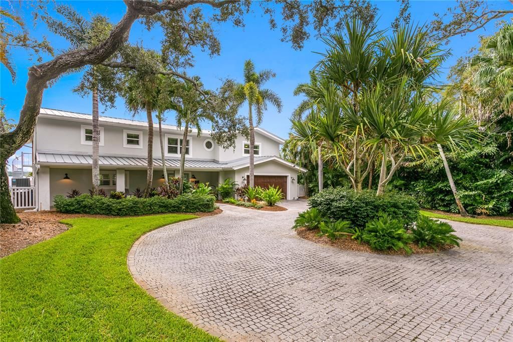 For Sale: $2,999,000 (4 beds, 2 baths, 3262 Square Feet)