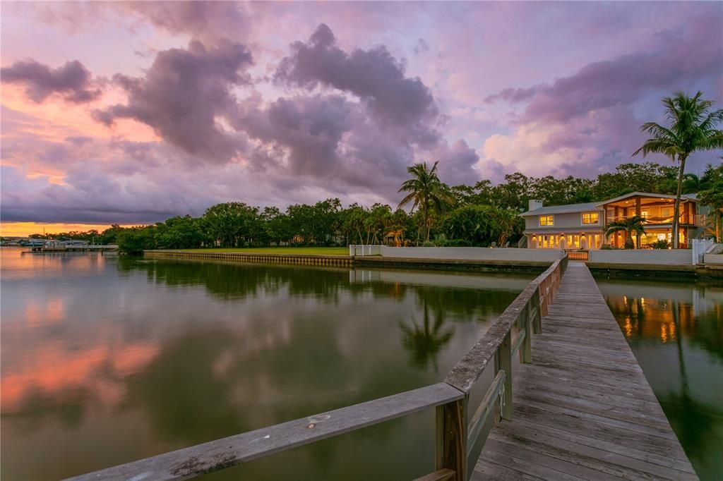 For Sale: $2,999,000 (4 beds, 2 baths, 3262 Square Feet)