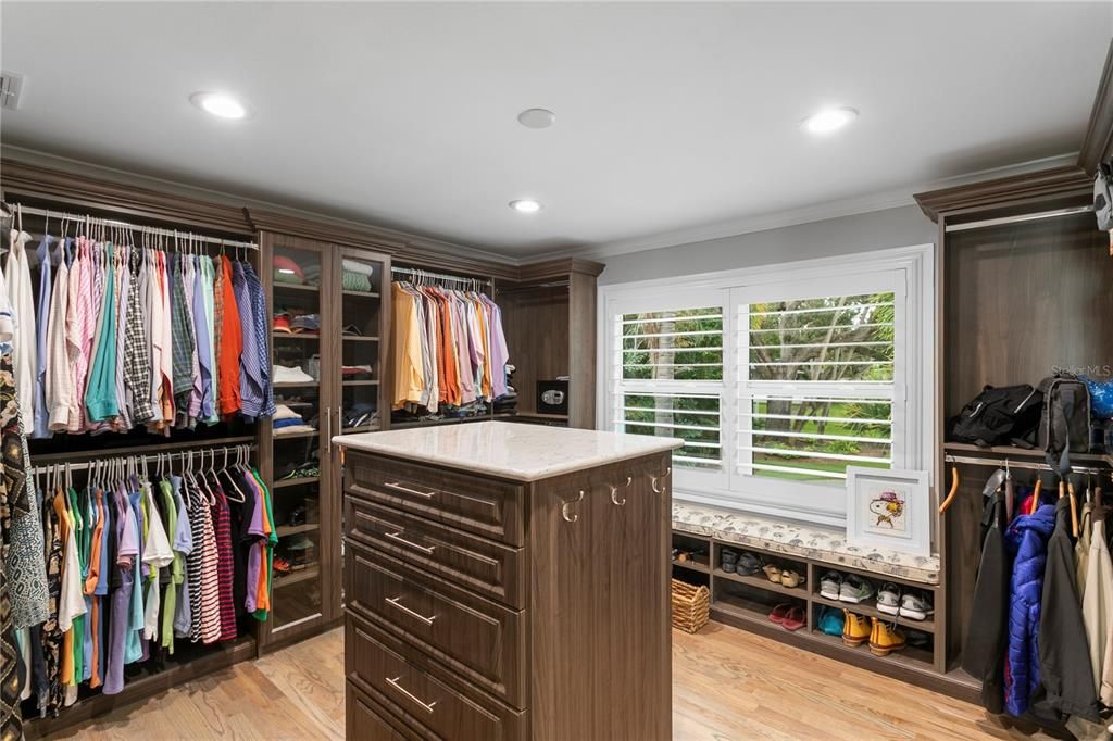 For Sale: $2,999,000 (4 beds, 2 baths, 3262 Square Feet)