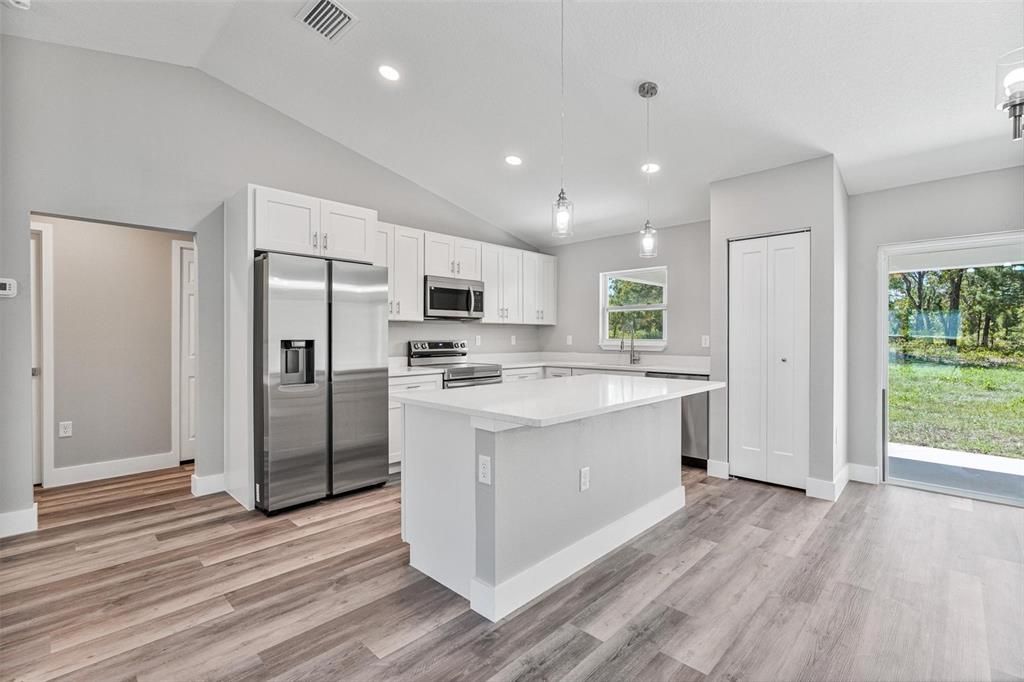Active With Contract: $259,900 (3 beds, 2 baths, 1338 Square Feet)