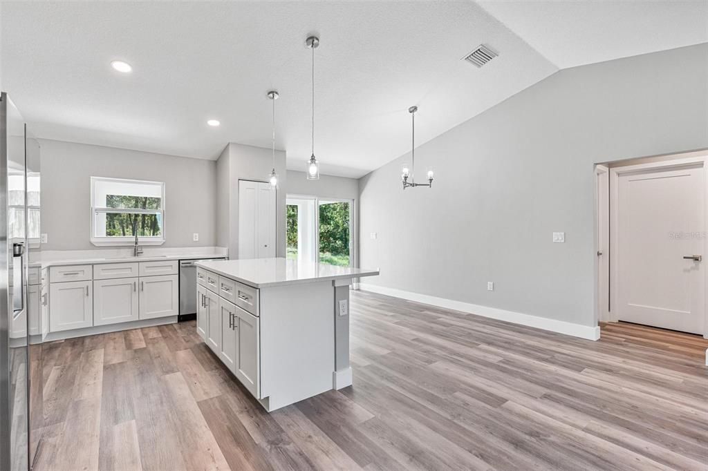 Active With Contract: $259,900 (3 beds, 2 baths, 1338 Square Feet)