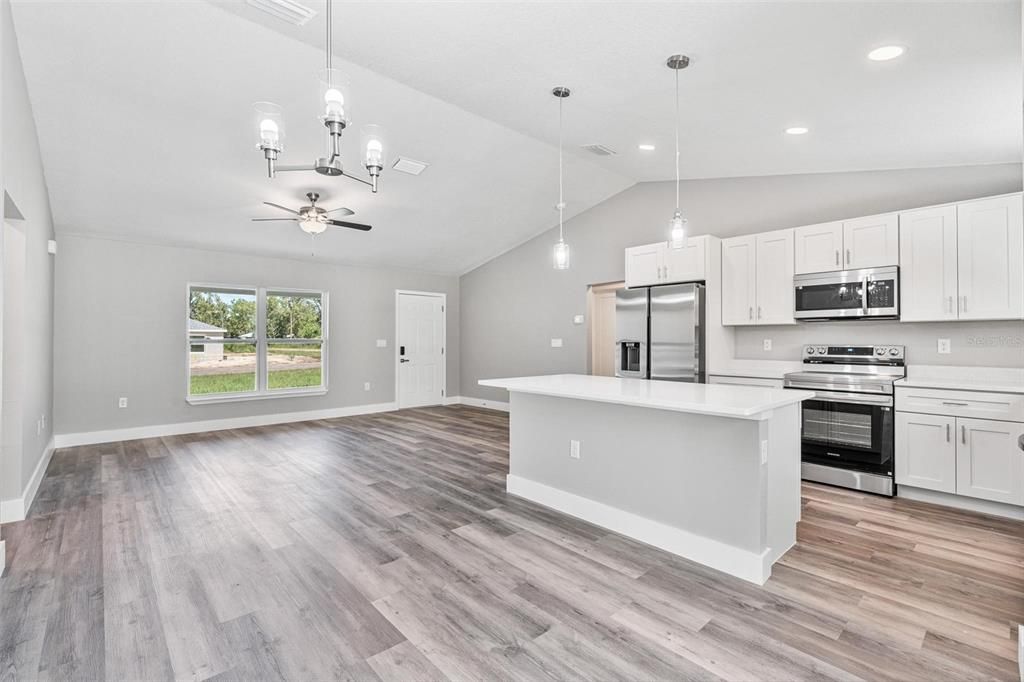 Active With Contract: $259,900 (3 beds, 2 baths, 1338 Square Feet)