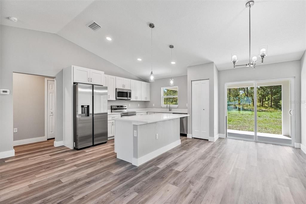 Active With Contract: $259,900 (3 beds, 2 baths, 1338 Square Feet)