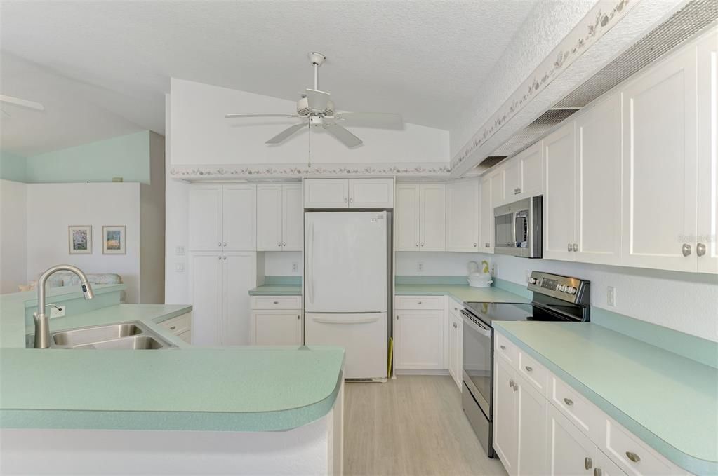 For Sale: $369,000 (3 beds, 2 baths, 1622 Square Feet)