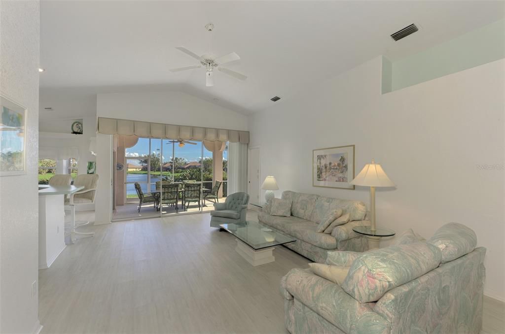 For Sale: $369,000 (3 beds, 2 baths, 1622 Square Feet)