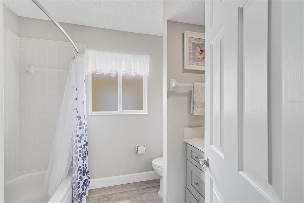 Active With Contract: $419,900 (4 beds, 3 baths, 1996 Square Feet)