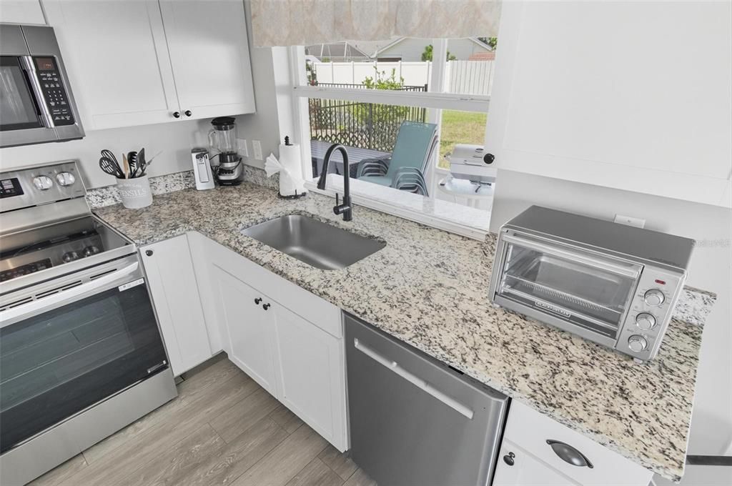 Active With Contract: $419,900 (4 beds, 3 baths, 1996 Square Feet)