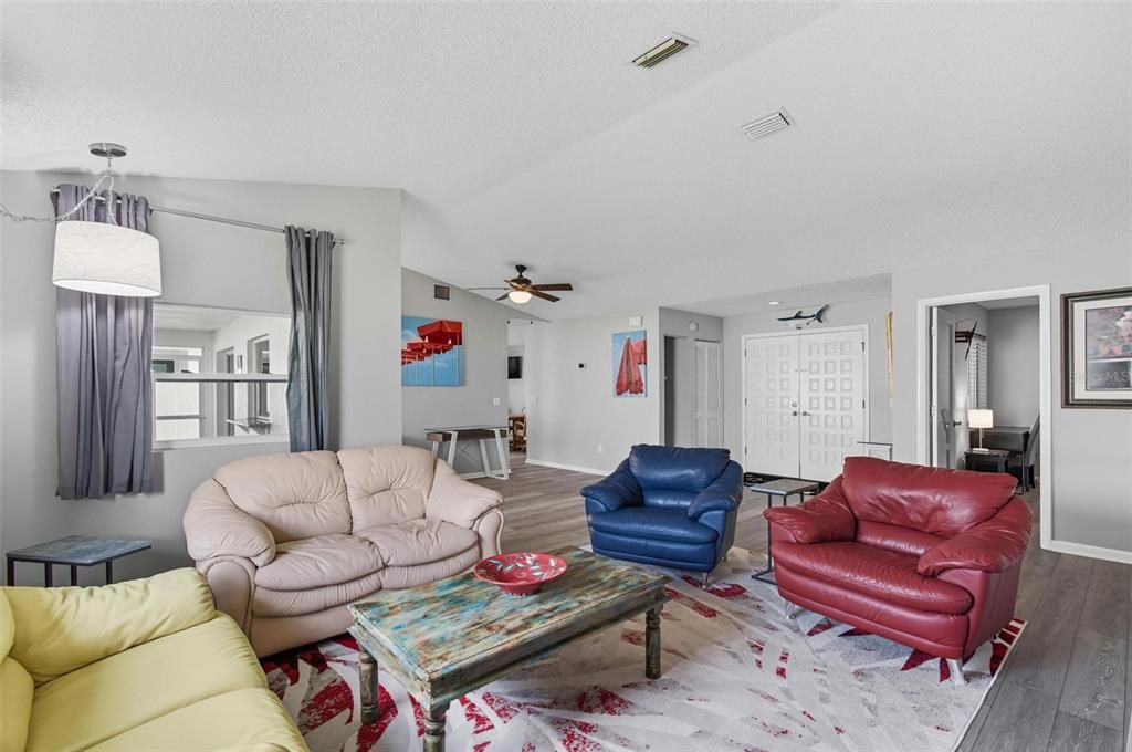 Active With Contract: $419,900 (4 beds, 3 baths, 1996 Square Feet)