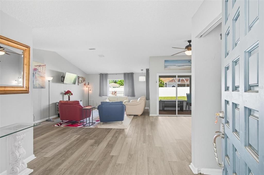 Active With Contract: $419,900 (4 beds, 3 baths, 1996 Square Feet)