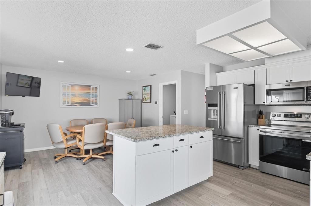 Active With Contract: $419,900 (4 beds, 3 baths, 1996 Square Feet)