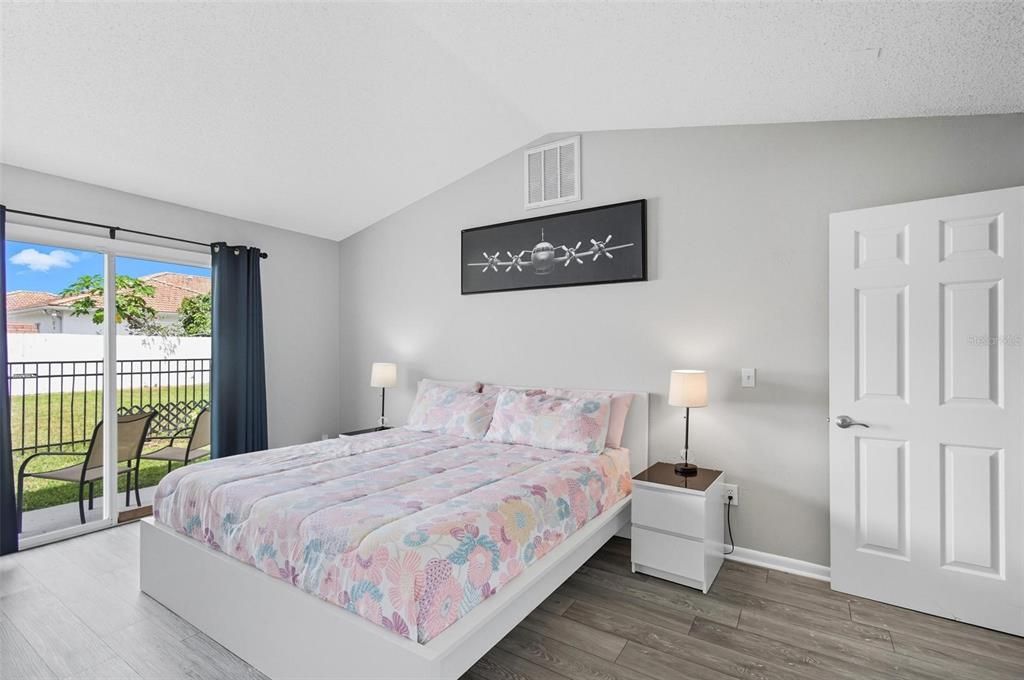 Active With Contract: $419,900 (4 beds, 3 baths, 1996 Square Feet)