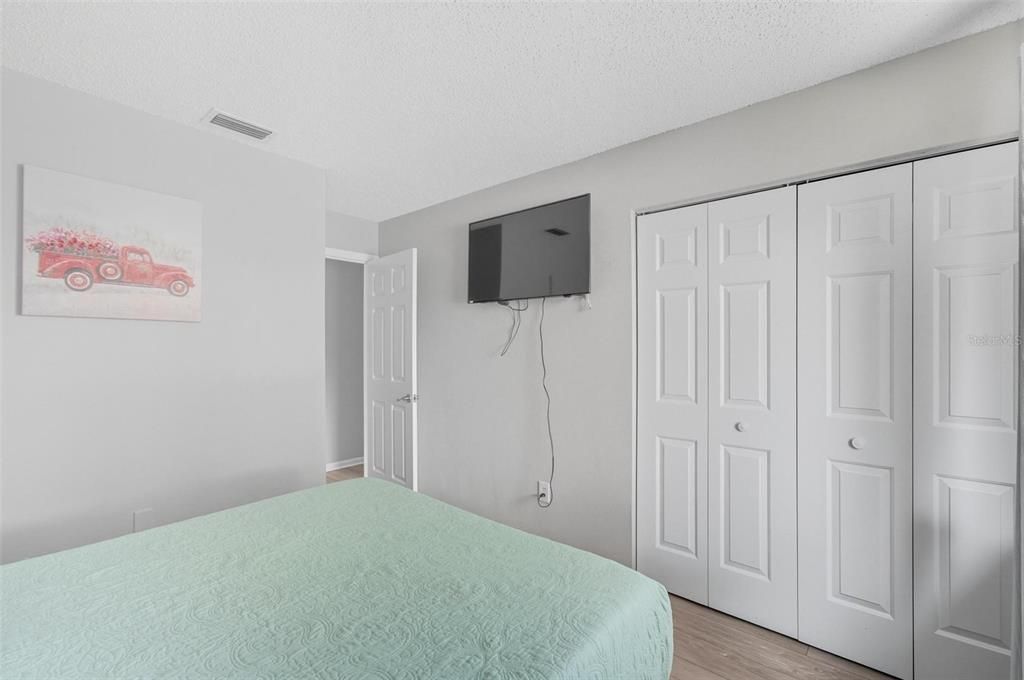 Active With Contract: $419,900 (4 beds, 3 baths, 1996 Square Feet)