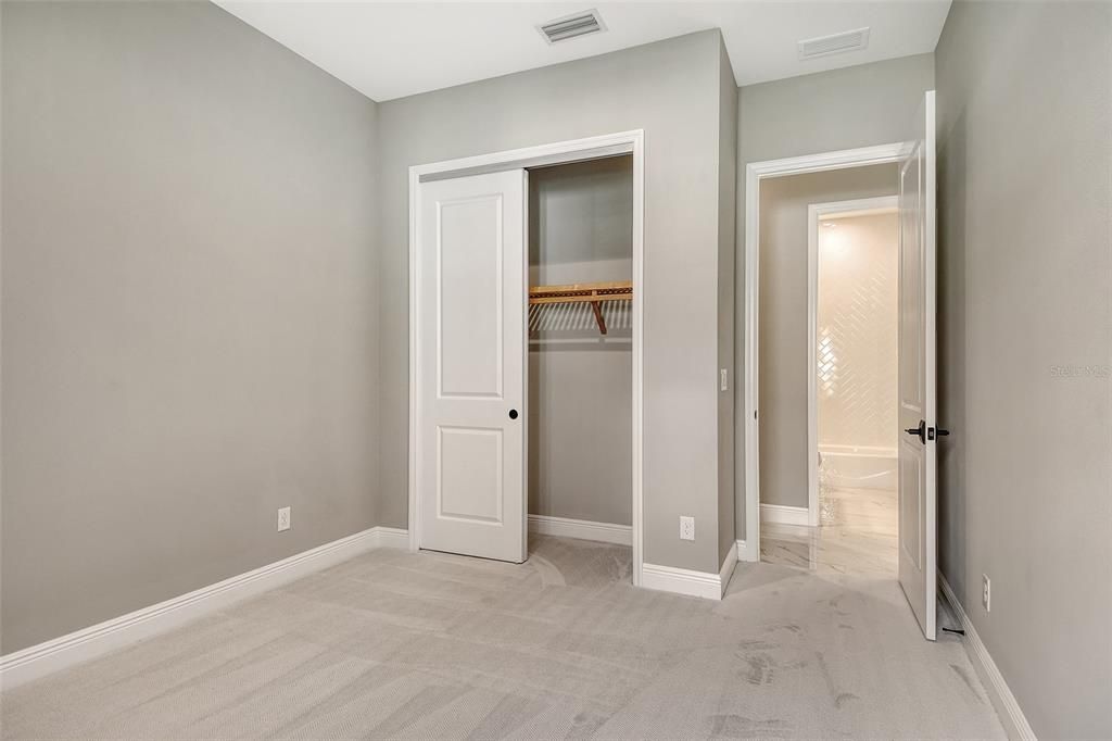 待售: $899,990 (3 贝兹, 3 浴室, 2412 平方英尺)