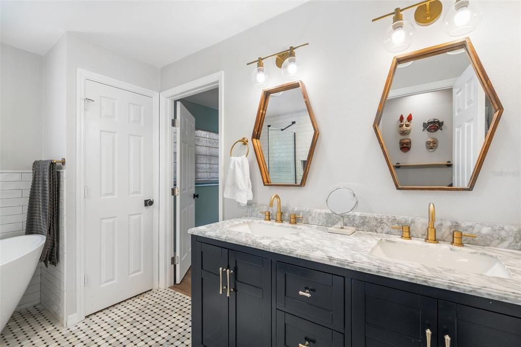 Active With Contract: $789,000 (3 beds, 2 baths, 2186 Square Feet)
