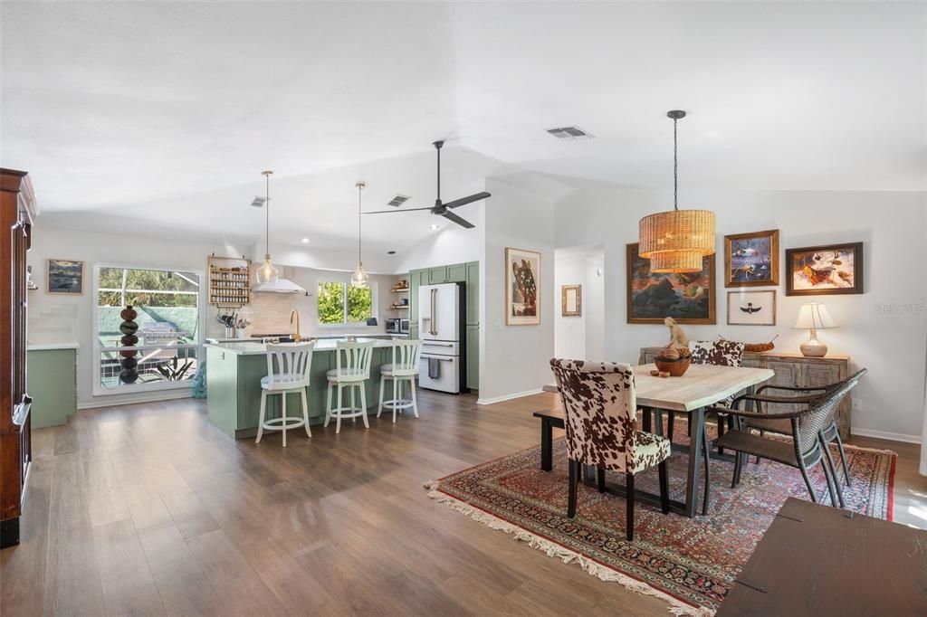 Active With Contract: $789,000 (3 beds, 2 baths, 2186 Square Feet)